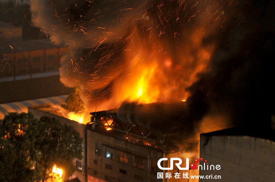 成都一汽配倉庫發(fā)生火災(zāi) 暫無人員傷亡(高清組圖)
