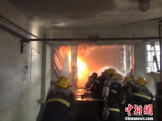 江蘇海門一化工企業發生爆燃事故致1死2傷（圖）