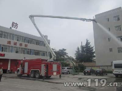 蒲城購置的消防車輛