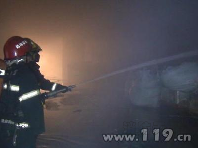 淮安市一企業倉庫起火
